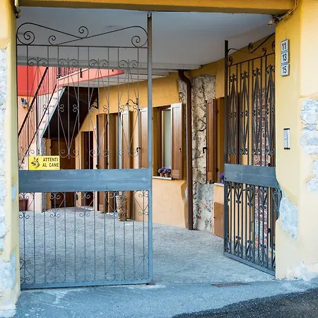 Casa Corte Rocca * 아로나