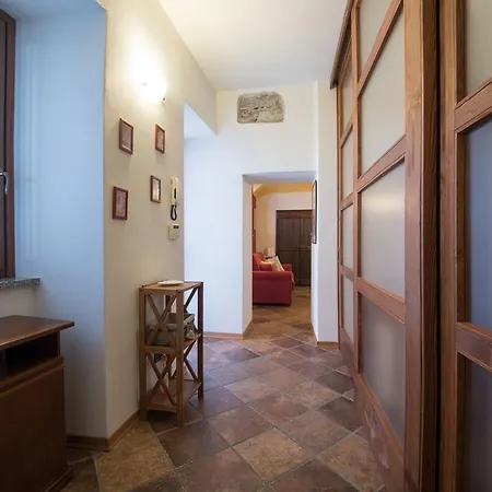 Casa Corte Rocca * 아로나