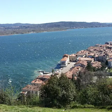 Casa Corte Rocca 아파트 아로나