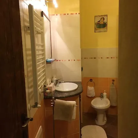 Casa Corte Rocca 아로나