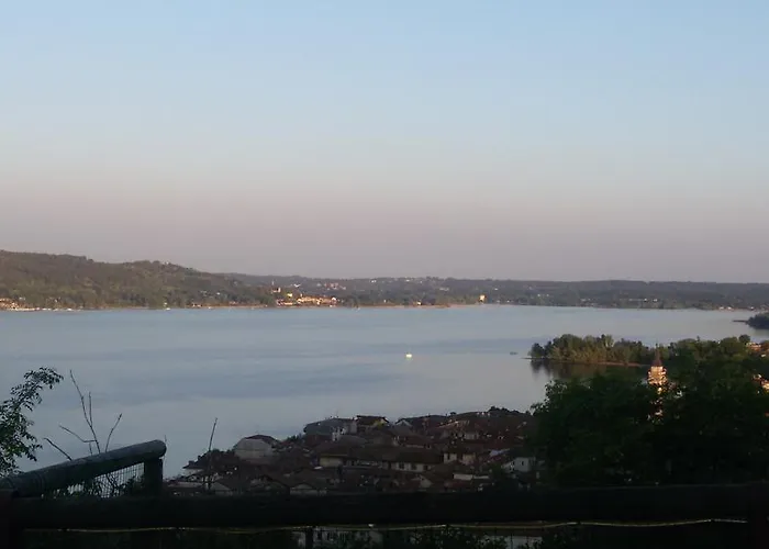 Casa Corte Rocca Arona