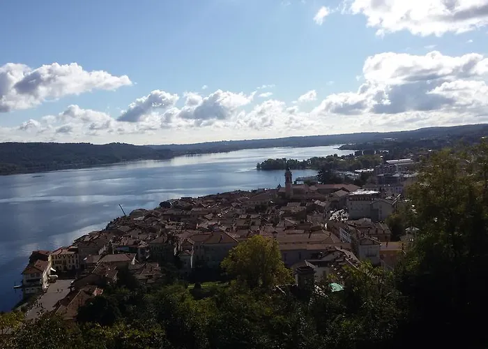 Apartamento Casa Corte Rocca Arona